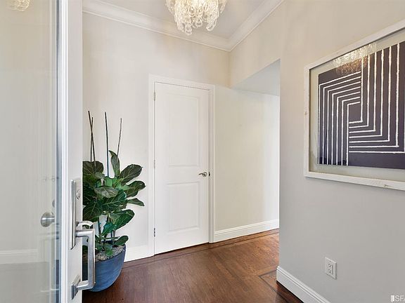 2nd image of 1635 Lombard St