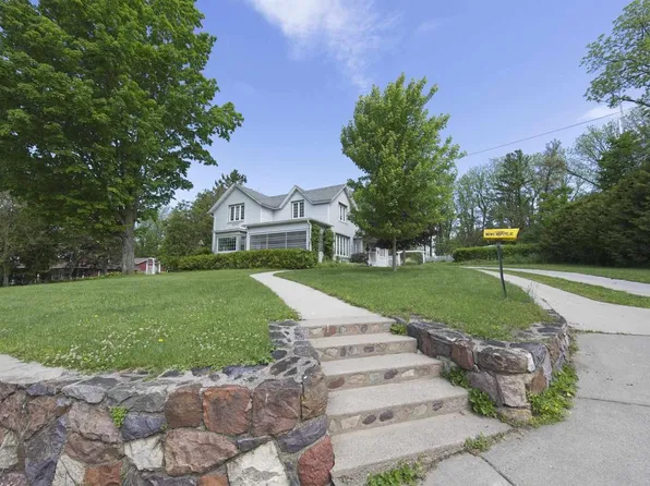 304 Tenth Ave Street, Baraboo, WI 53913