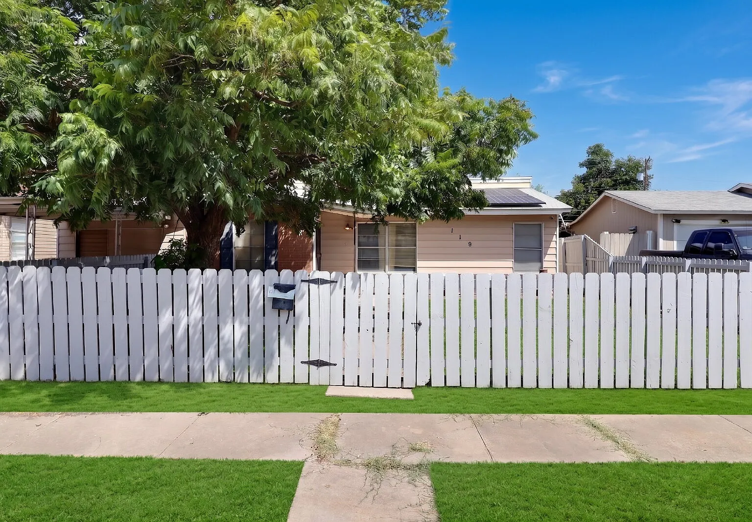 4 bed, 2.0 bath, 1680 sqft, $1,600 — Photo 3