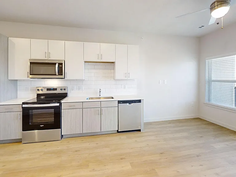 Park South — Photo 179