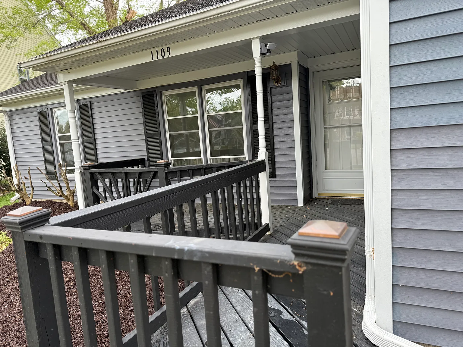 3 bed, 1292 sqft, $2,400 — Photo 3