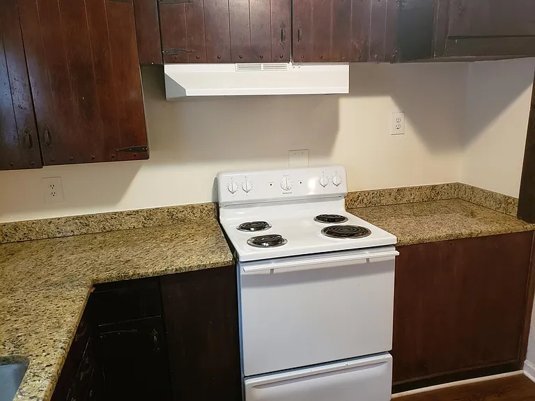 145 Tulip Dr — Photo 7