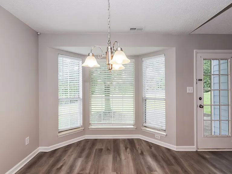 9922 Patrick Springs Ct — Photo 6