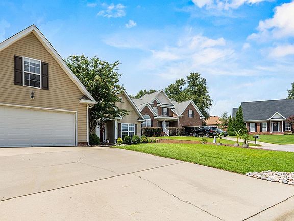 3rd image of 109 Letha Ln