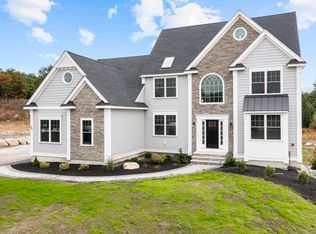 28 Field Cir, Wrentham, MA 02093