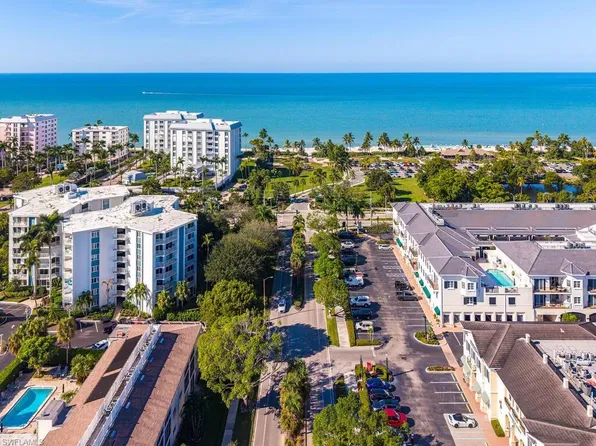 218 Banyan BLVD #218, NAPLES, FL 34102