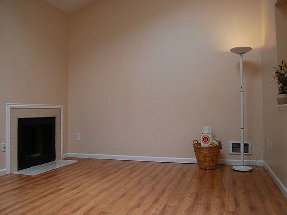 5th image of 9927 NE 124th St #S205