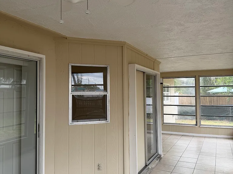 3053 Hillview St — Photo 15