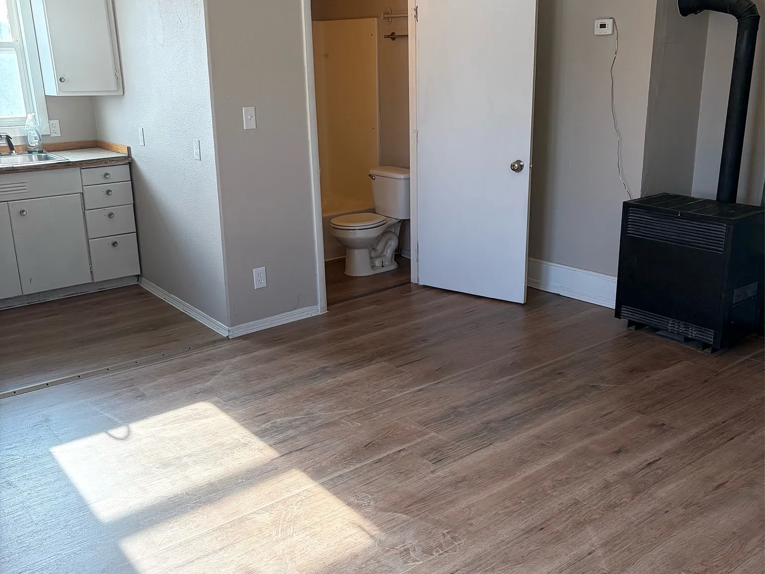 421 Oak Street - 3 — Photo 2