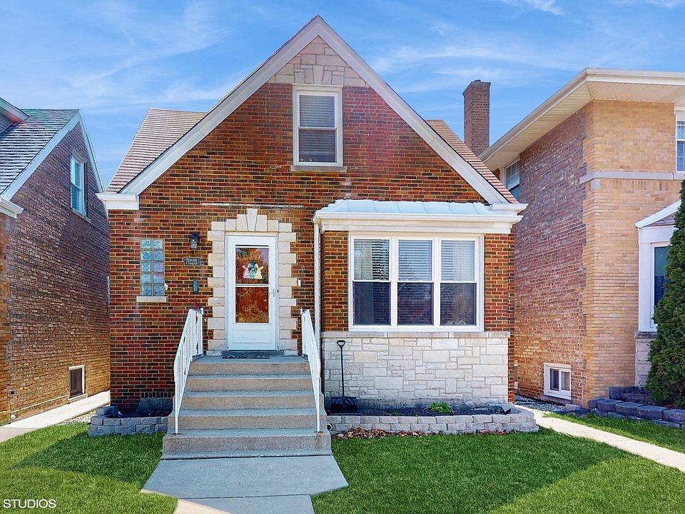 1st image of 7025 W Cornelia Ave