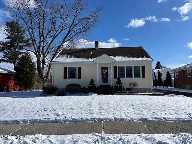 2nd image of 39 Clayton Place