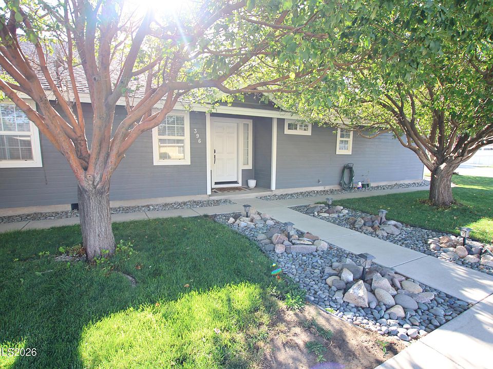 1st image of 396 Sprague Dr