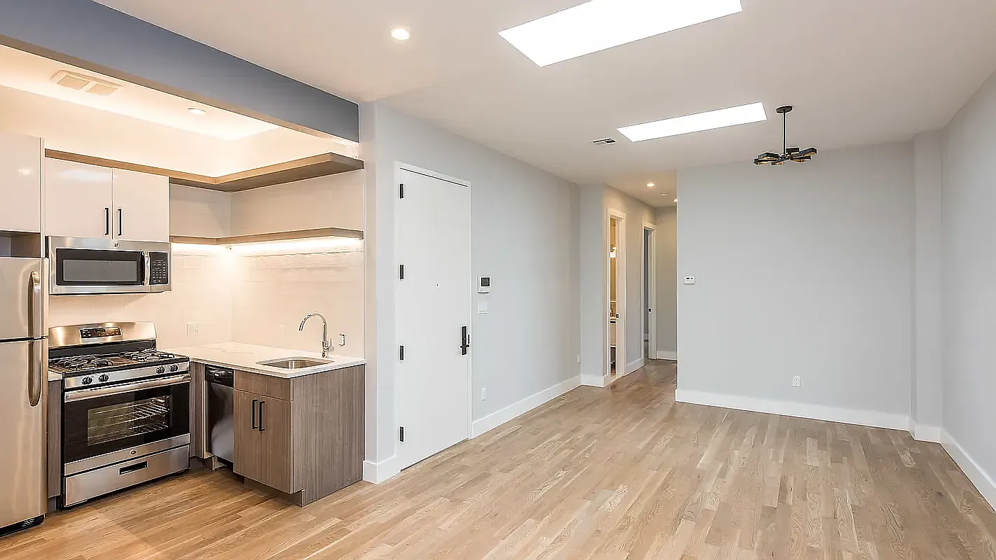 1180 Halsey Street — Photo 1