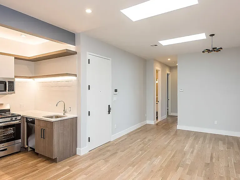 1180 Halsey St #3 — Photo 1