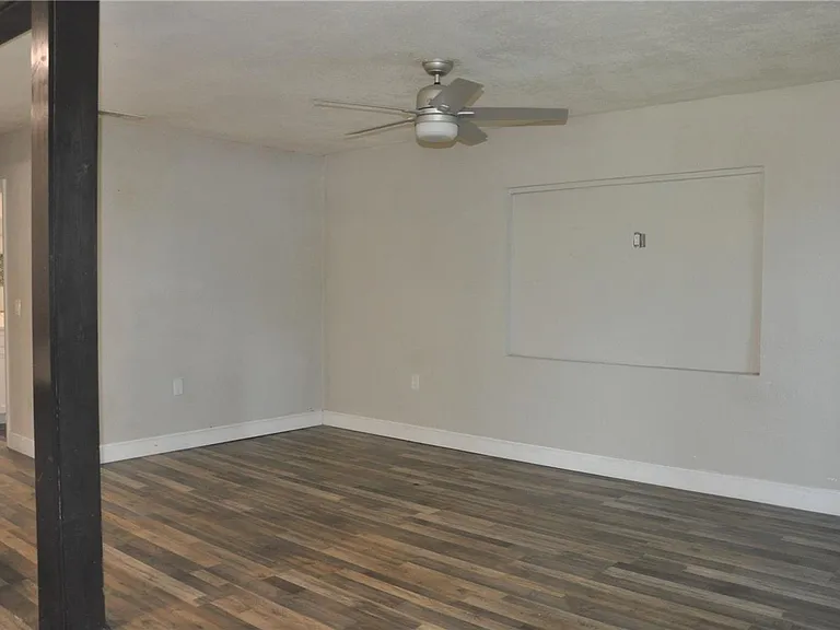 411 E Adalee St — Photo 5