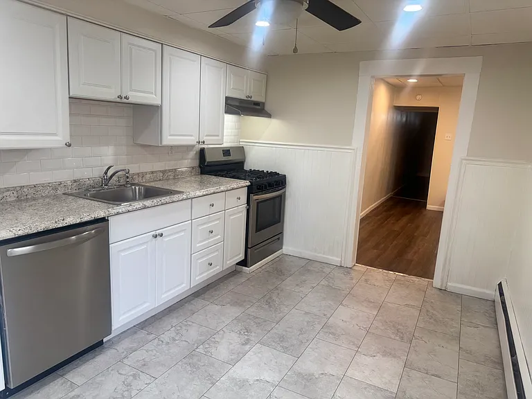 1313 Hampton St — Photo 2