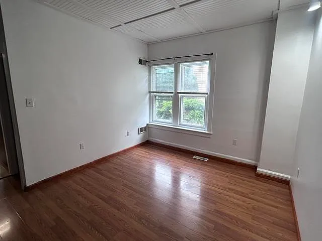 2 bed, 1.5 bath, 889 sqft, $1,850 — Photo 4