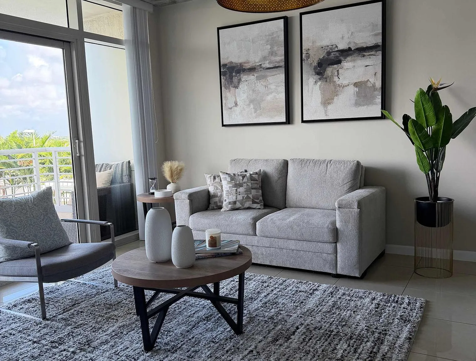 2 bed, 2.0 bath, 1076 sqft, $4,512 — Photo 1