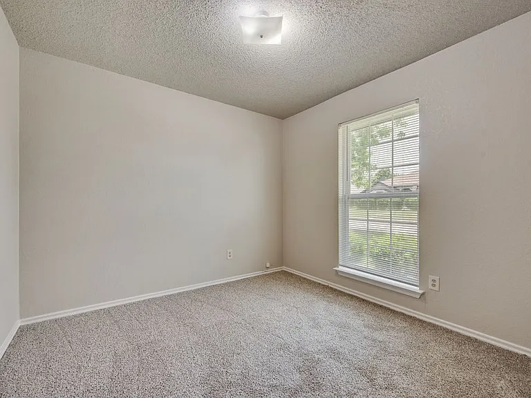 2618 Trumpet Dr — Photo 11