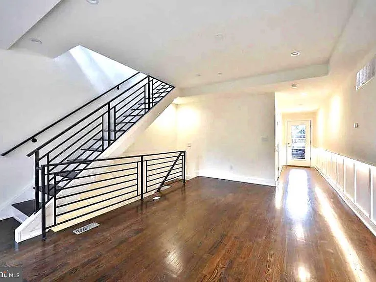 965 N Lawrence St — Photo 3