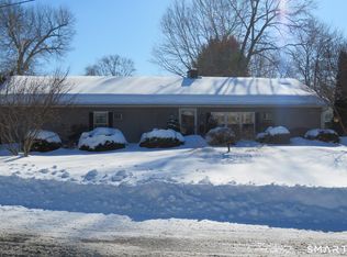 29 Mountain View Dr, Plainville, CT 06062