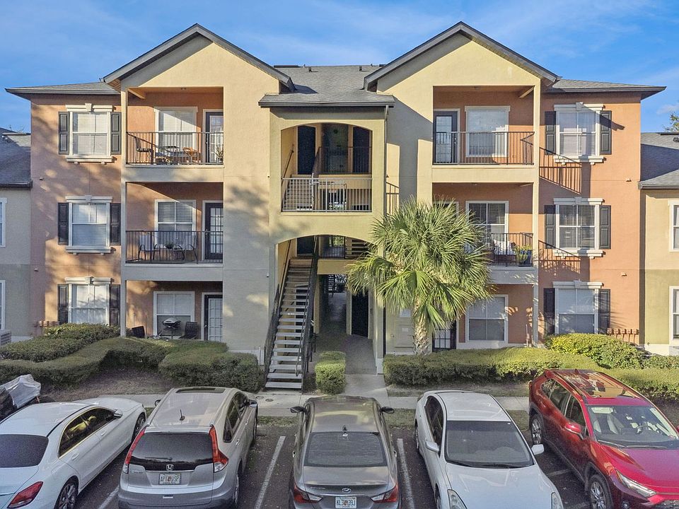 1st image of 6071 Westgate Dr APT 323