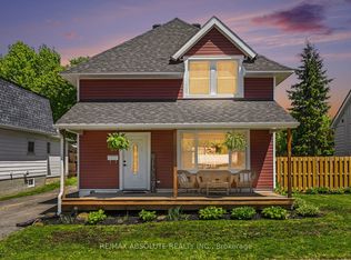 21 Bank St N, Renfrew, ON K7V 2E1