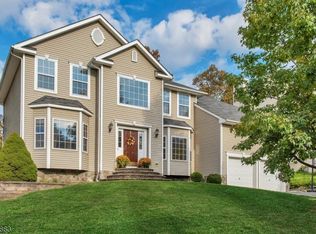 7 Winding Ridge Rd, Lake Hopatcong, NJ 07849