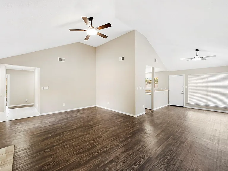 5202 Roserock Ln — Photo 6