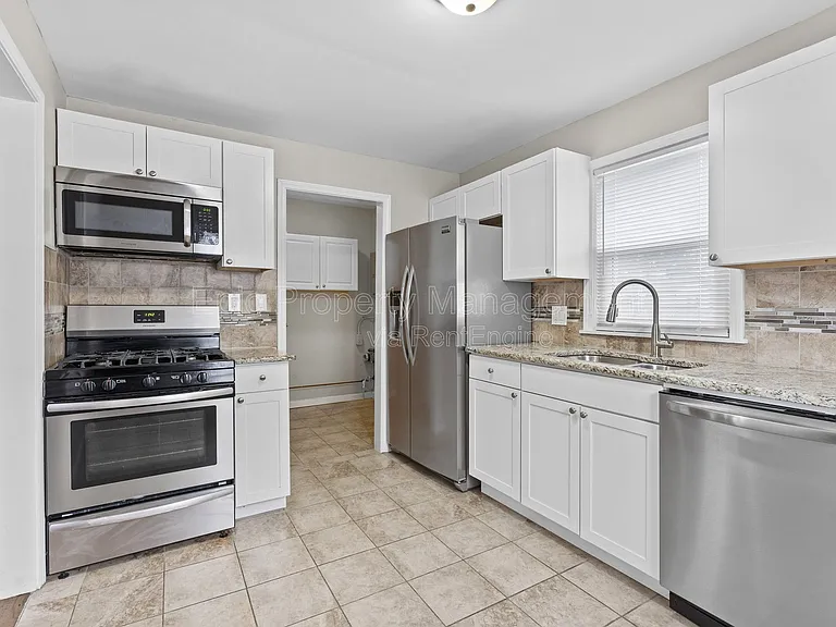 14489 Agnes St — Photo 3