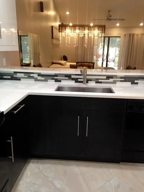 2 bed, 2.0 bath, 1395 sqft, $4,000 — Photo 2