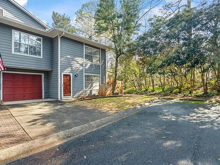 1009 Knights Bridge Ct — Photo 23