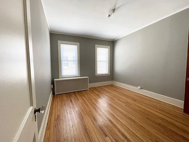 704 Farmington Ave #C3 — Photo 3