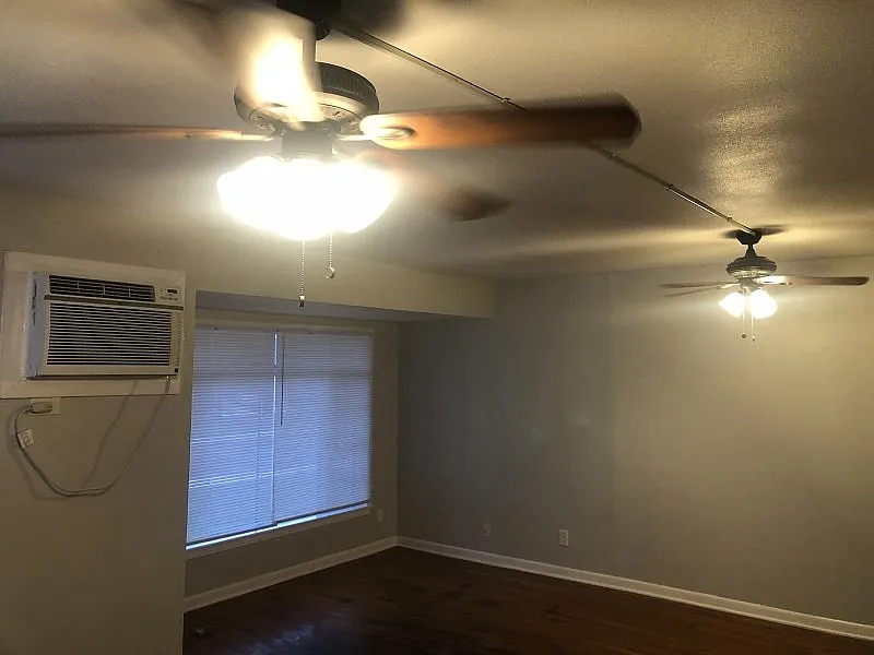 2 bed, 1.0 bath, 968 sqft, $1,260 — Photo 3