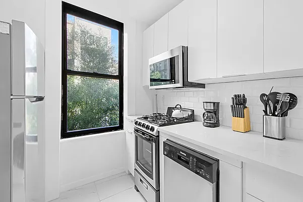 Rented by Outpost Brokerage LLC | media 7