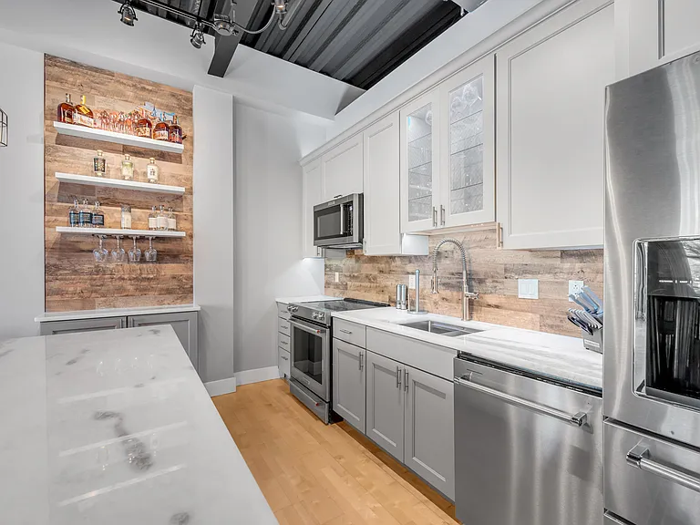 350 E Short St #209 — Photo 12