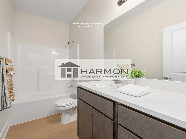 2054 N Reece Rd — Photo 14