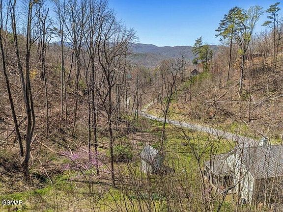 3rd image of 1102 Hemlock Hollow Rd #21