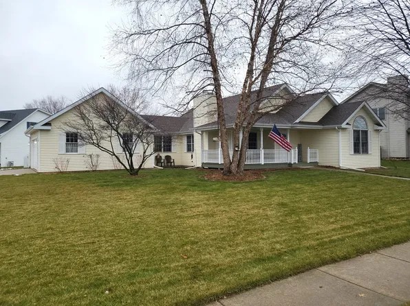 11257 Yarby Ln, Machesney Park, IL 61115