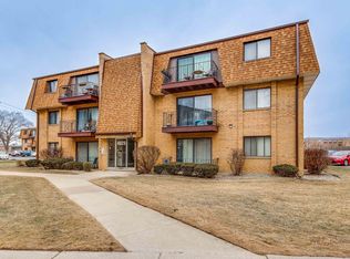 4925 W 109th St APT 101, Oak Lawn, IL 60453