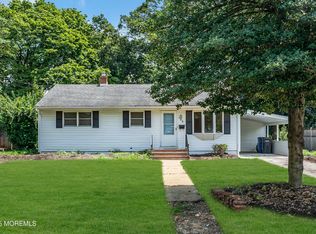 98 Fairacres Dr, Toms River, NJ 08753