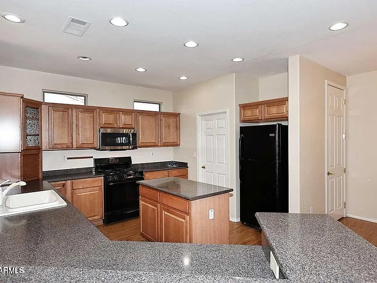 17547 W Calistoga Dr — Photo 18