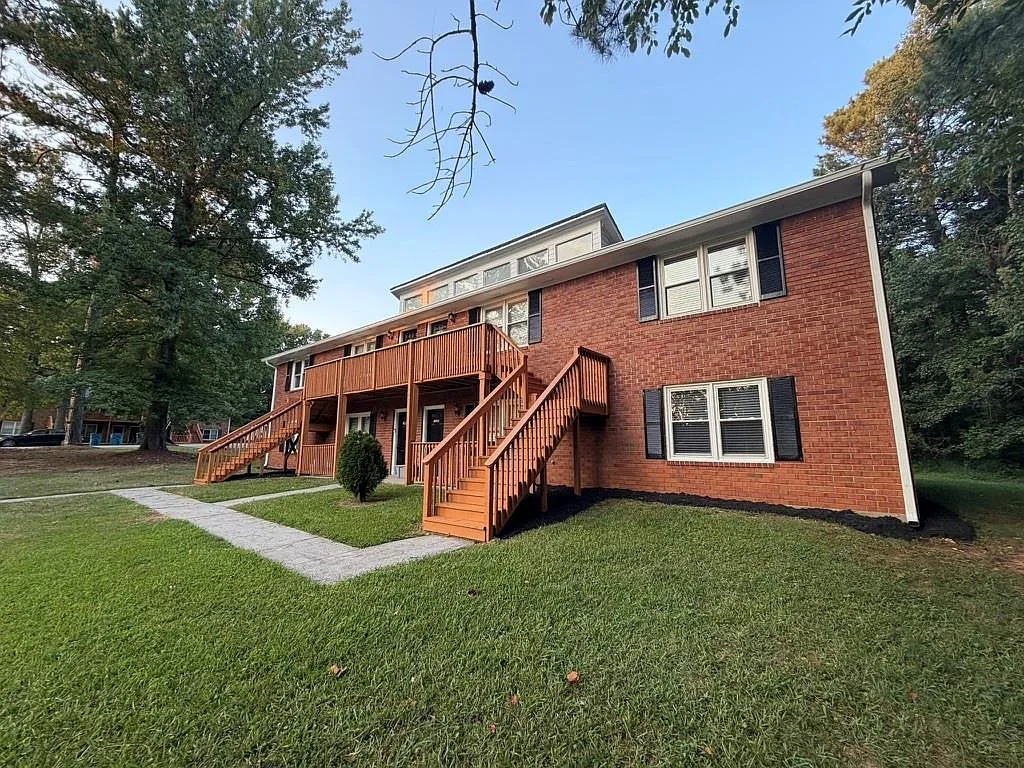 2 bed, 2.0 bath, 2148 sqft, $1,400 — Photo 4
