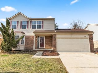 980 Wildwood Ln, Canton, MI 48188