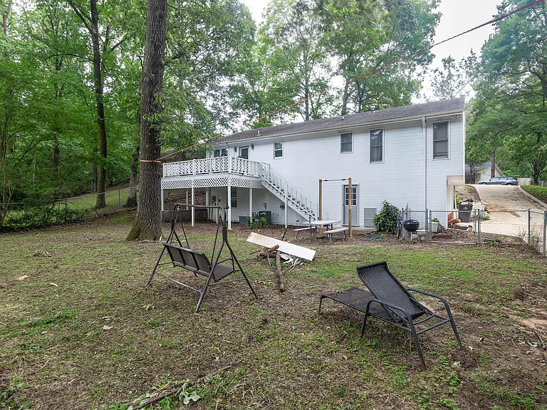 908 Crawford Cir — Photo 19