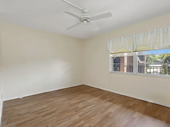 300 SW 130TH Terrace #202B, Pembroke Pines, FL 33027