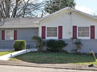 105 W Newcomb Rd, Oak Ridge, TN 37830