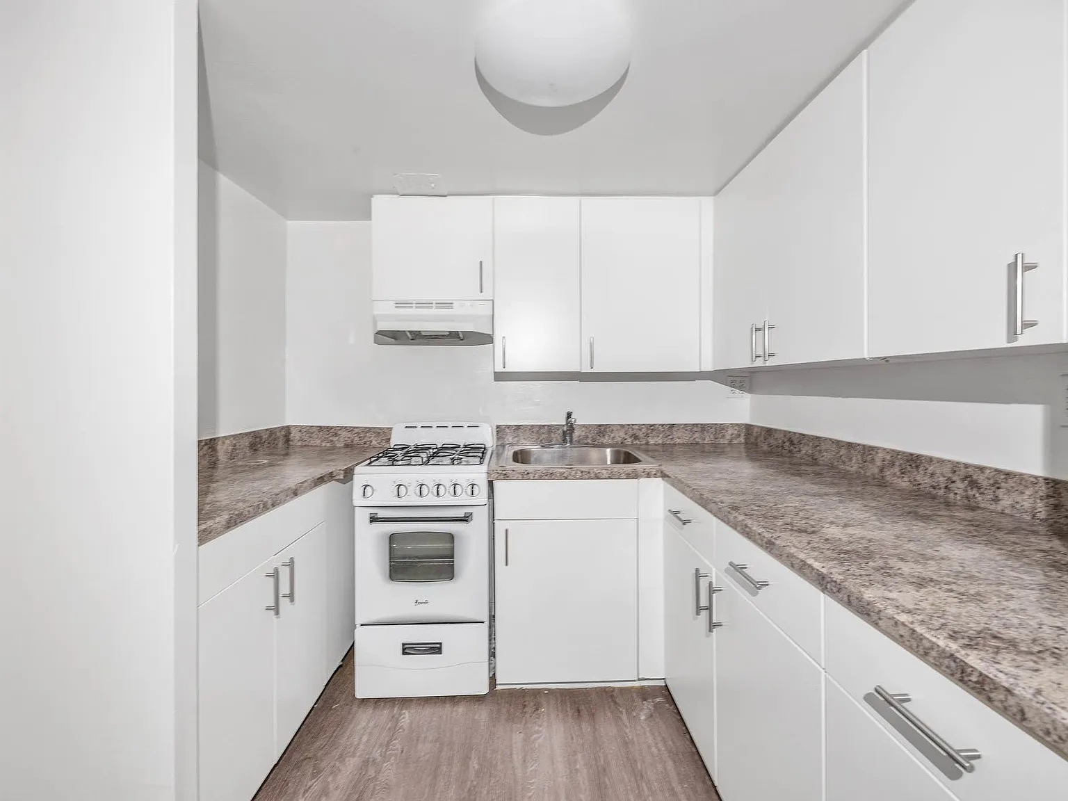 88 Fulton Street — Photo 4