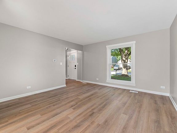 4th image of 3124 Gresham Ln W