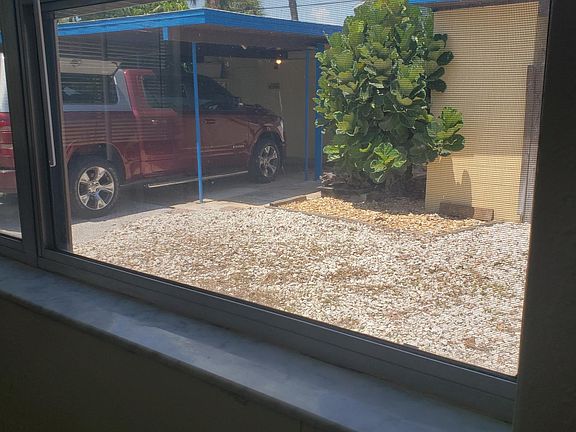 4th image of 434 Jefferson Ave